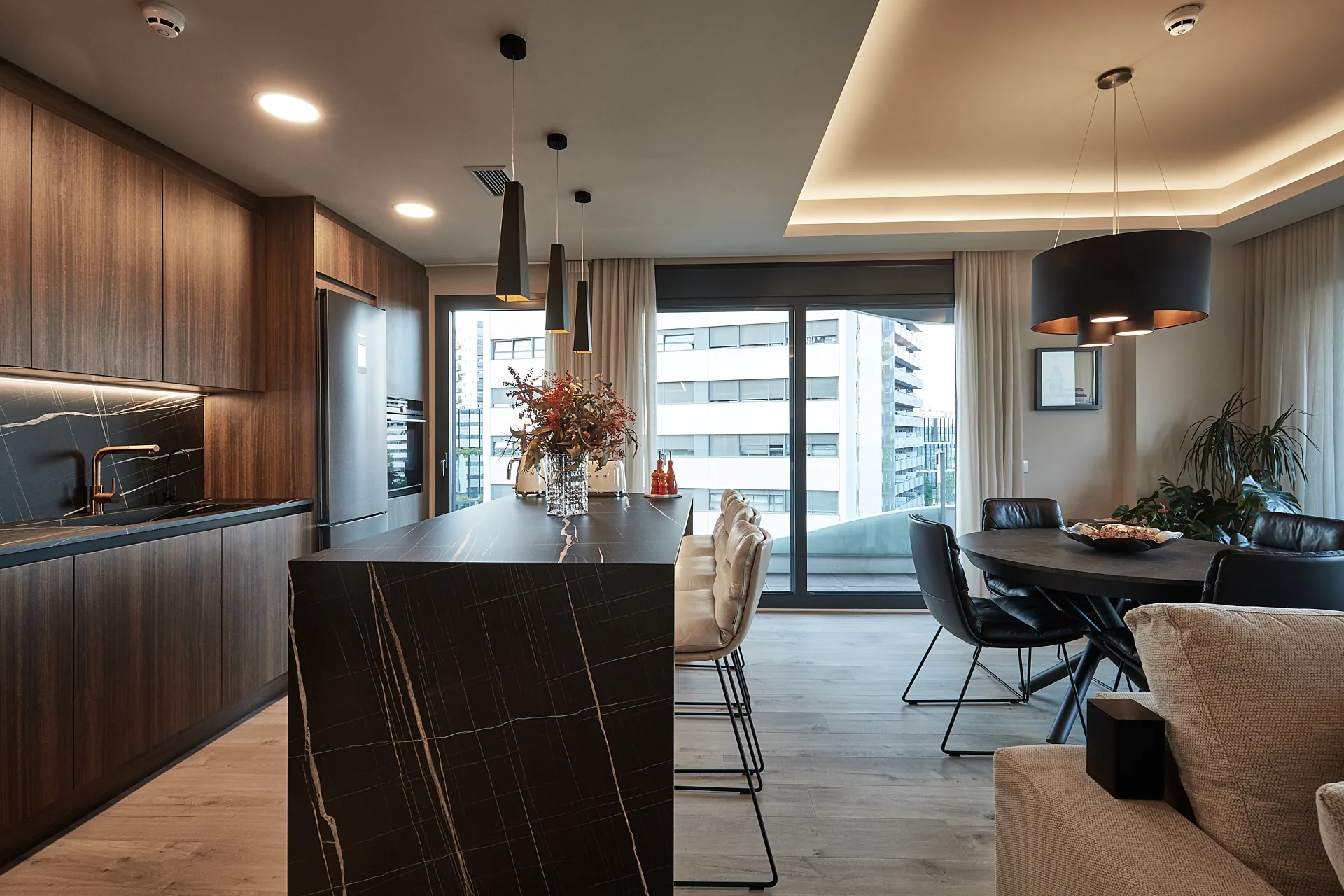 Salón con cocina americana